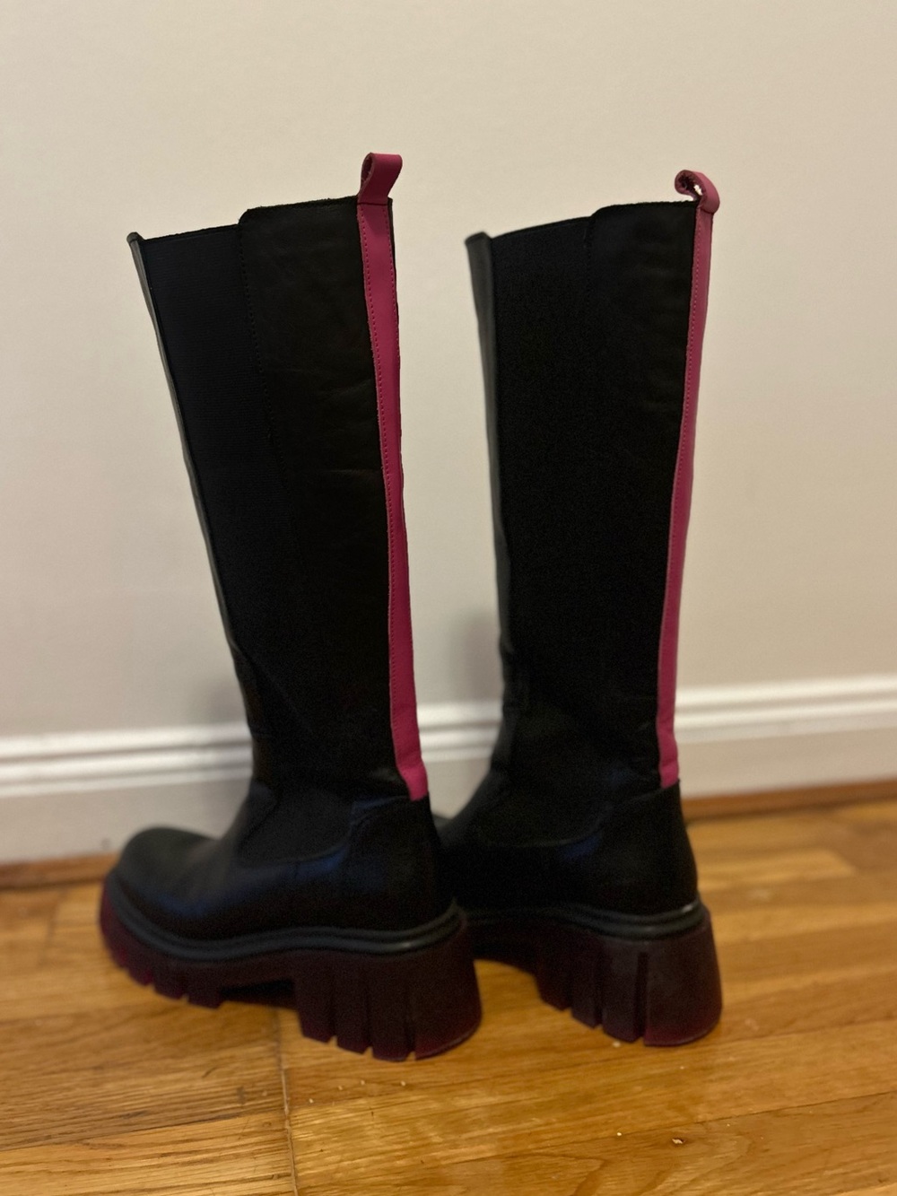 Steve Madden Gage Black Leather Knee High Boots with Pink Lug Sole. Size 39 - Picture 3 of 13